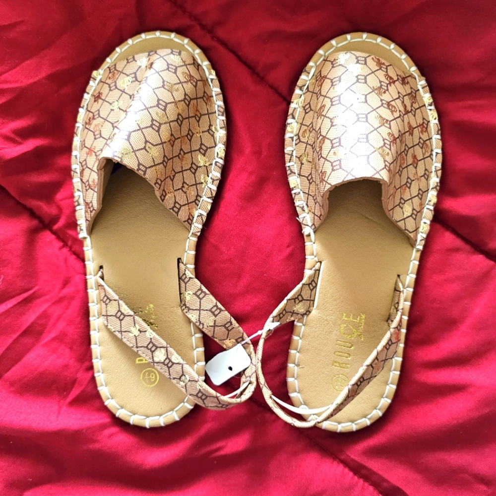 Rouge Helium sandals
